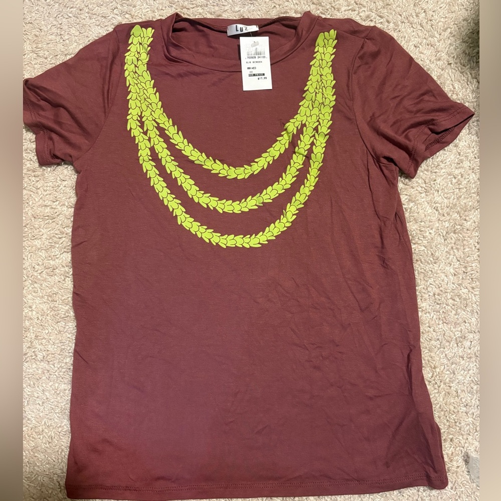Lei shirt